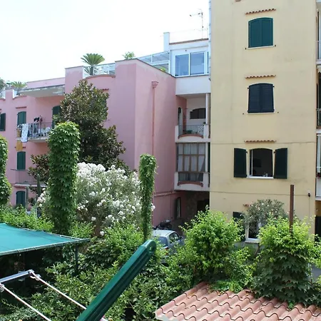 Apartment La Casa Ridente : Porto Ischia