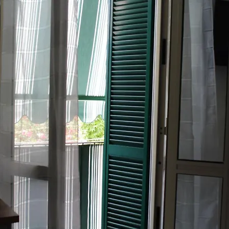 La Casa Ridente : Porto Apartment Ischia